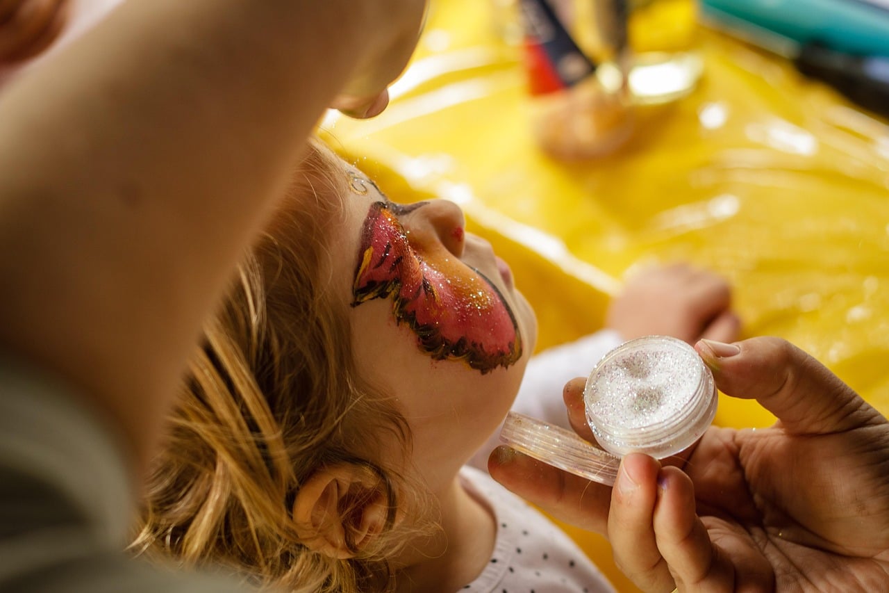 face-painting-1713769_1280