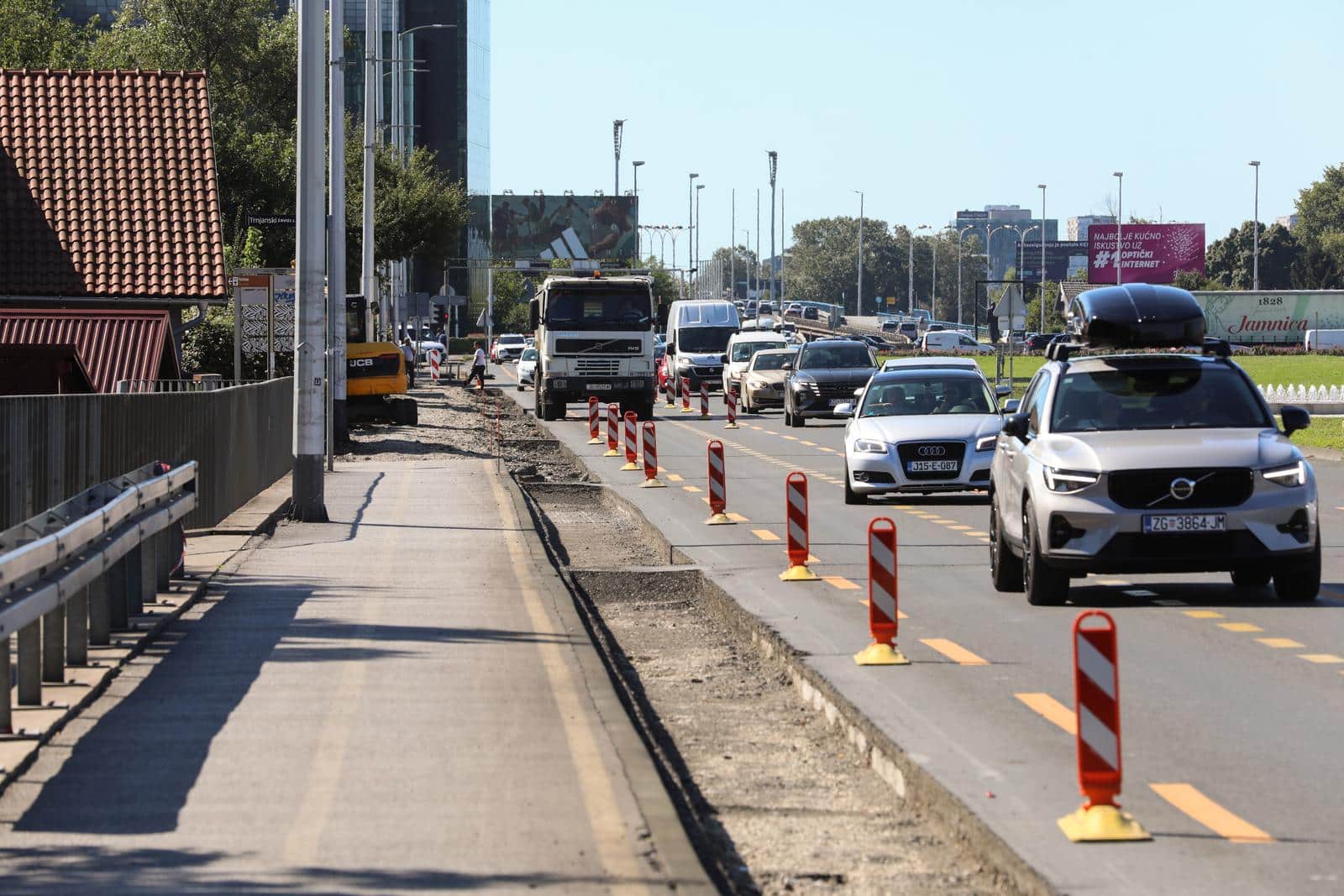 Zagreb: Radovi na biciklističkoj stazi u Ulici Hrvatske bratske zajednice