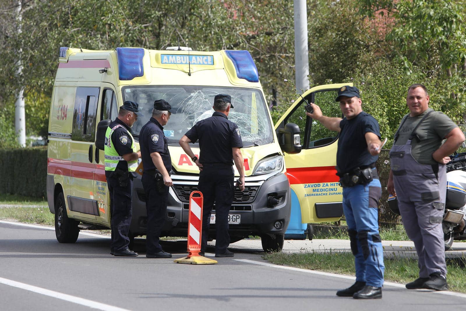 Karlovac: U prometnoj nesreći poginula pješakinja