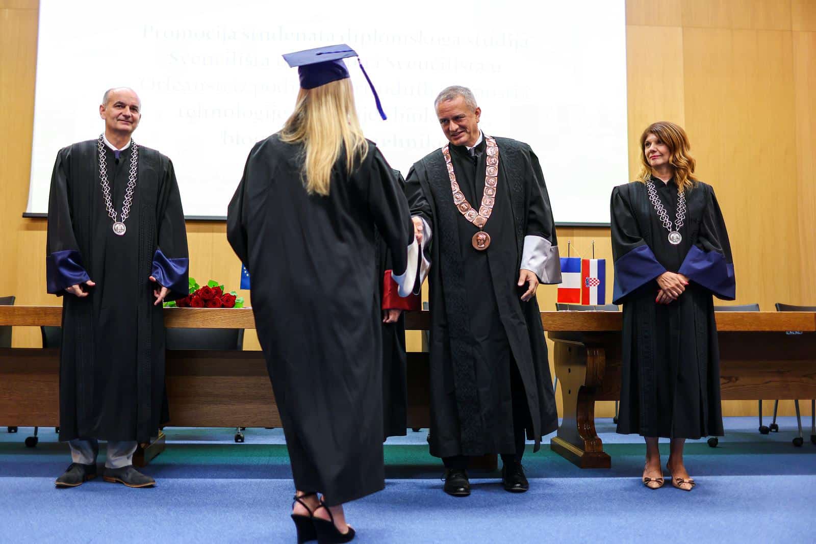 Zagreb: Dodjela diploma studentima diplomskoga studija Sveučilišta u Zagrebu i Sveučilišta u Orléansu