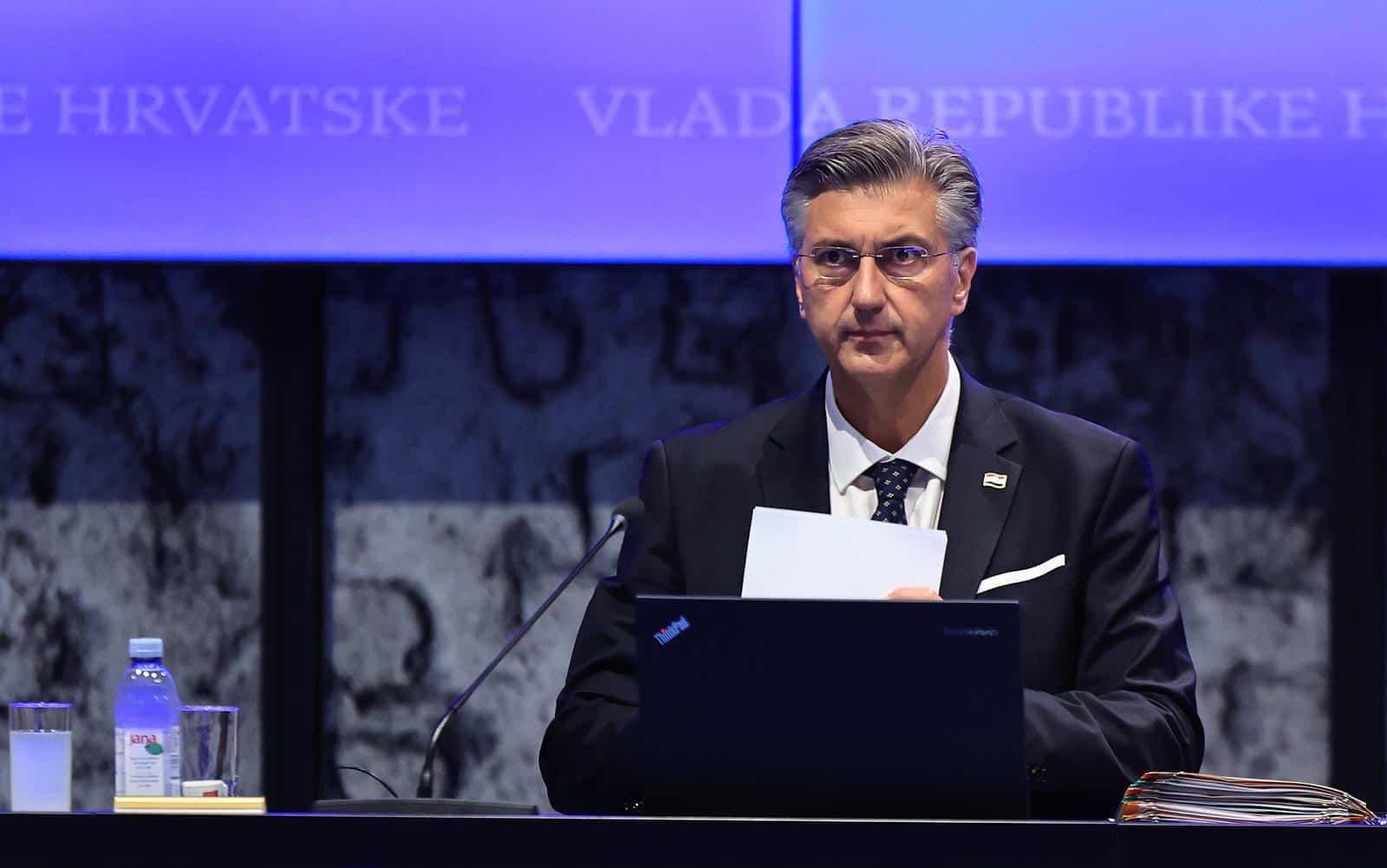 Zagreb: Plenković na sjednici Vlade predstavio nove mjere, poskupljenja od 1. studenog