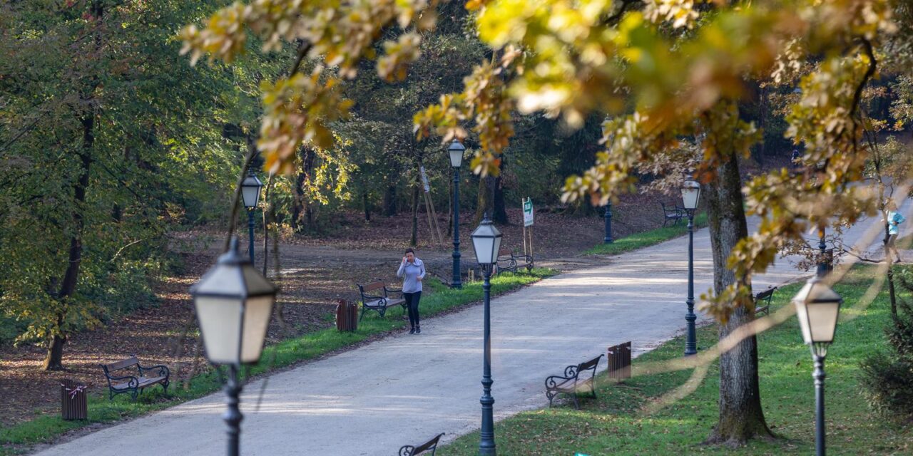 Zagreb: Sunčan dan privukao brojne šetače i rekreativce u park Maksimir