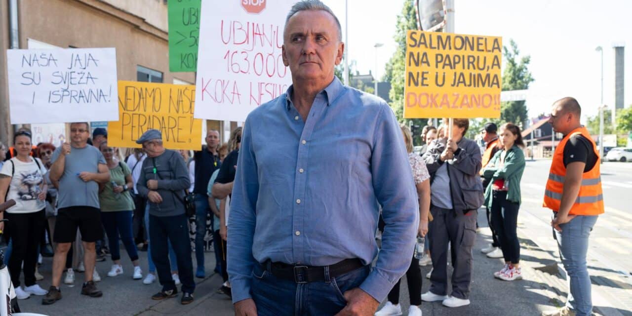 Zagreb: Lukač peradarstvo prosvjeduje zbog toga što moraju ubiti 170.000 kokoši