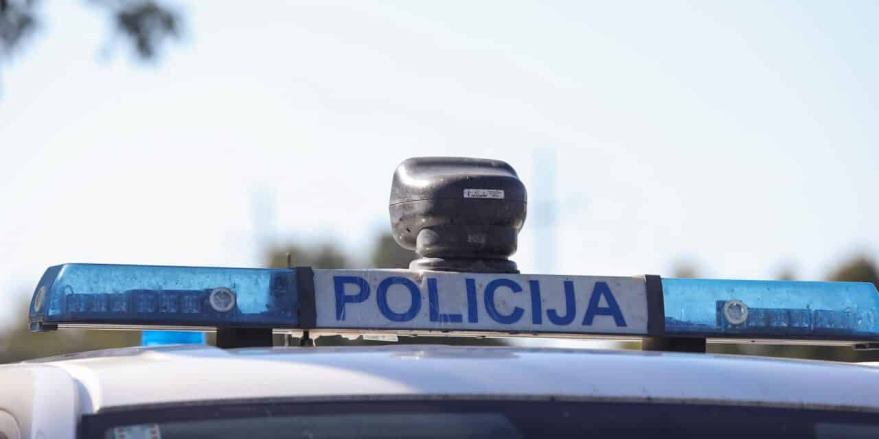 Policijski punkt na ulazu u Kneževe Vinograde, svako vozilo se provjerava zbog afričke svinjske kuge