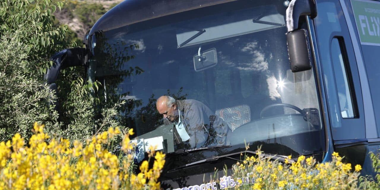 �ibenik: Sudar autobusa i osobnog automobila