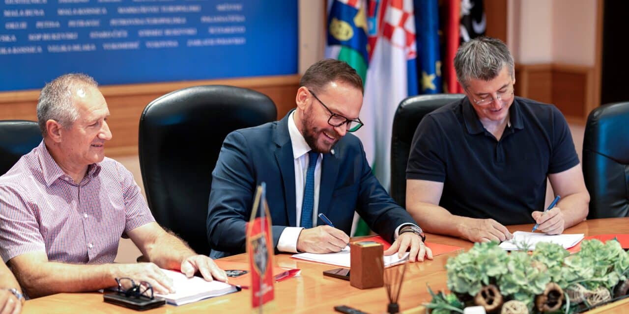 Potpisivanje ugovora o izgradnji Centra za starije osobe uVelikoj Gorici (8)