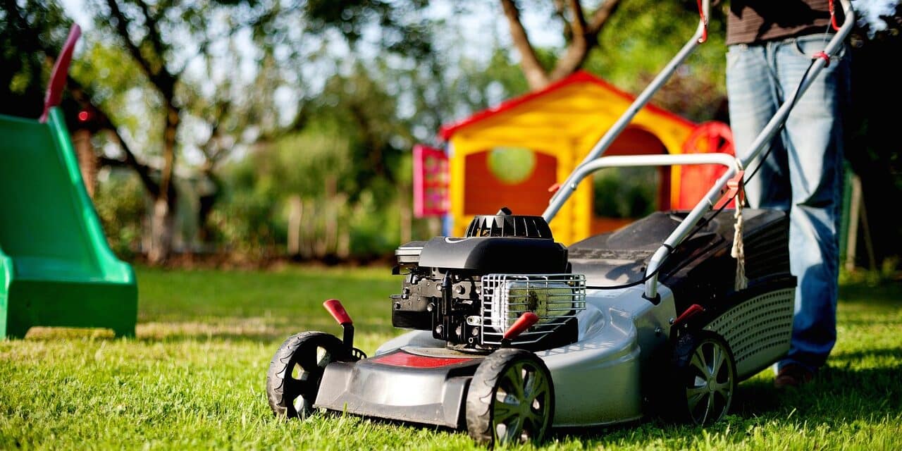 lawn-mower-2127637_1280