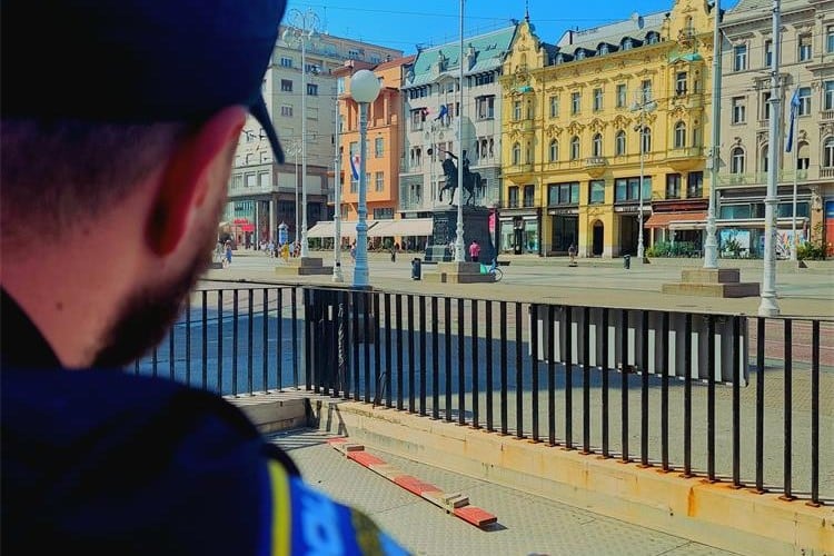 policija