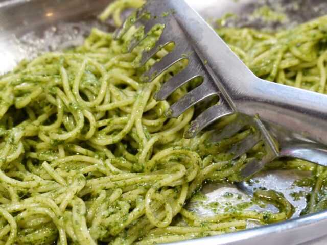 Pesto tjestenina recept bosiljak mediteranska kuhinja maslinovo ulje pinjoli parmezan kuhanje savjeti