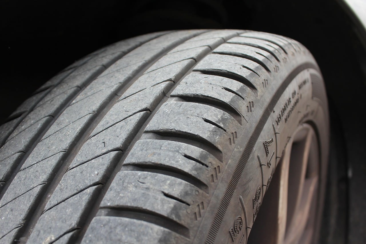 tire-6655920_1280