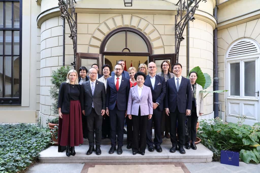 251017_Gradonačelnik Tomašević primio izaslanstvo Grada Šangaja (1)