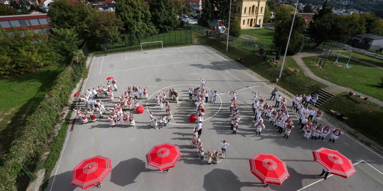 Zagreb: Šime Strikoman snimio milenijsku fotografiju kojom obilježava 130 godina postojanja  HSPD-a Sljeme Šestine