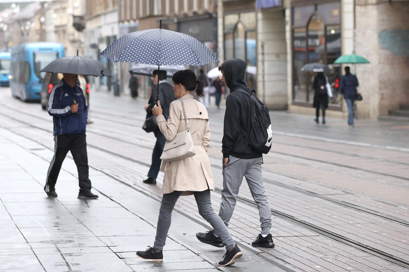 Zagreb: Danas promjenjivo oblačno s mjestimičnom kišom ili pljuskovima