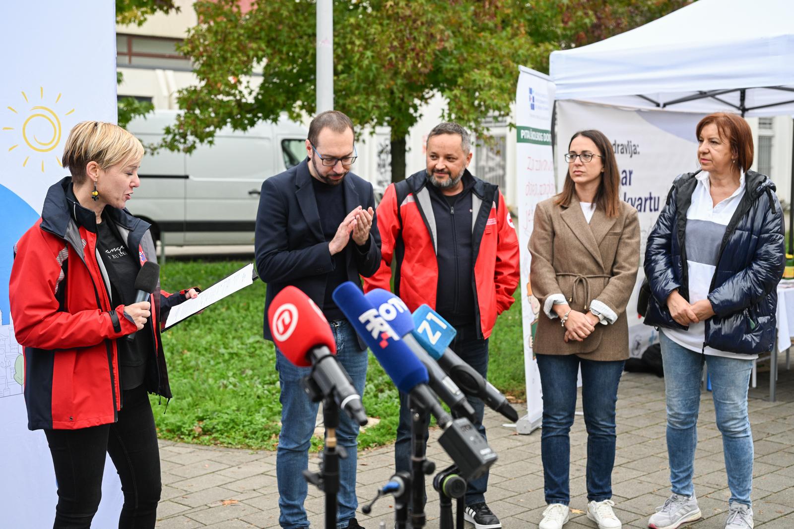 Zagreb: Tomislav Tomašević sudjelovao je u akciji Sajam zdravlja: „Štampar u tvom kvartu“