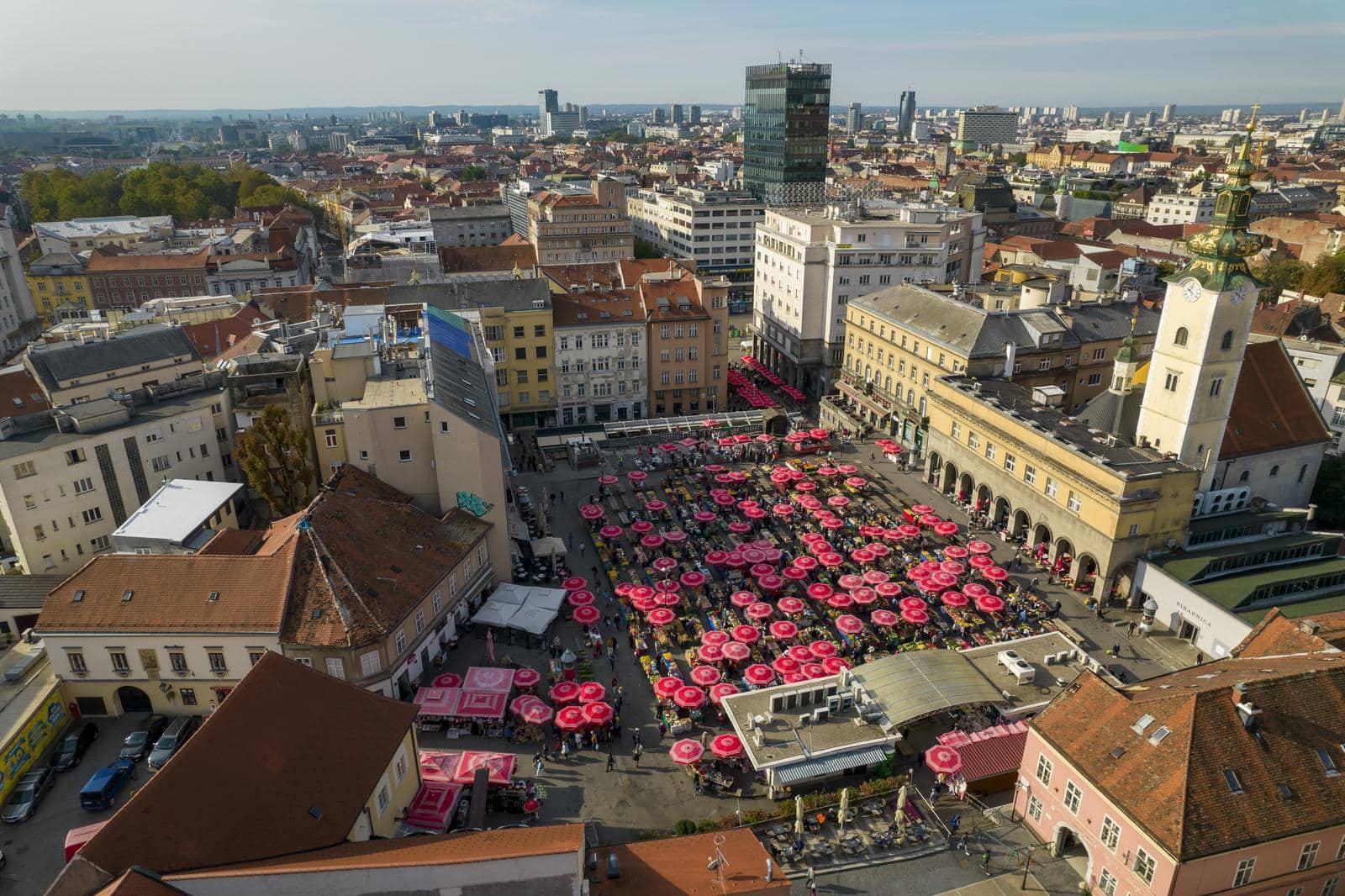 Na današnji dan 1930. godine otvorena je najveća zagrebačka tržnica Dolac