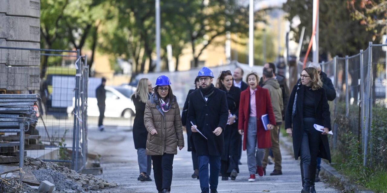 Gradonačelnik Tomašević sa suradnicima obišao radove na cjelovitoj obnovi Doma zdravlja Zagreb – Zapad