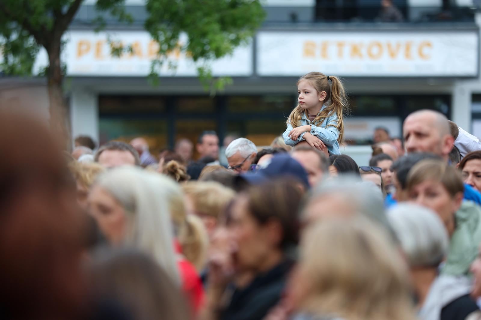 Zagreb: Održan je prosvjed protiv nasilja ispred OŠ Retkovec