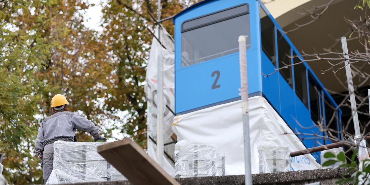 Zagreb: Postavljena prva nova kabina uspinjače