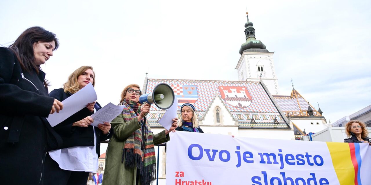 Zagreb: Inicijativa Za Hrvatsku slobode i CROSOL organizirale su simbolično čitanje Ustava Republike Hrvatske na Trgu svetog Marka