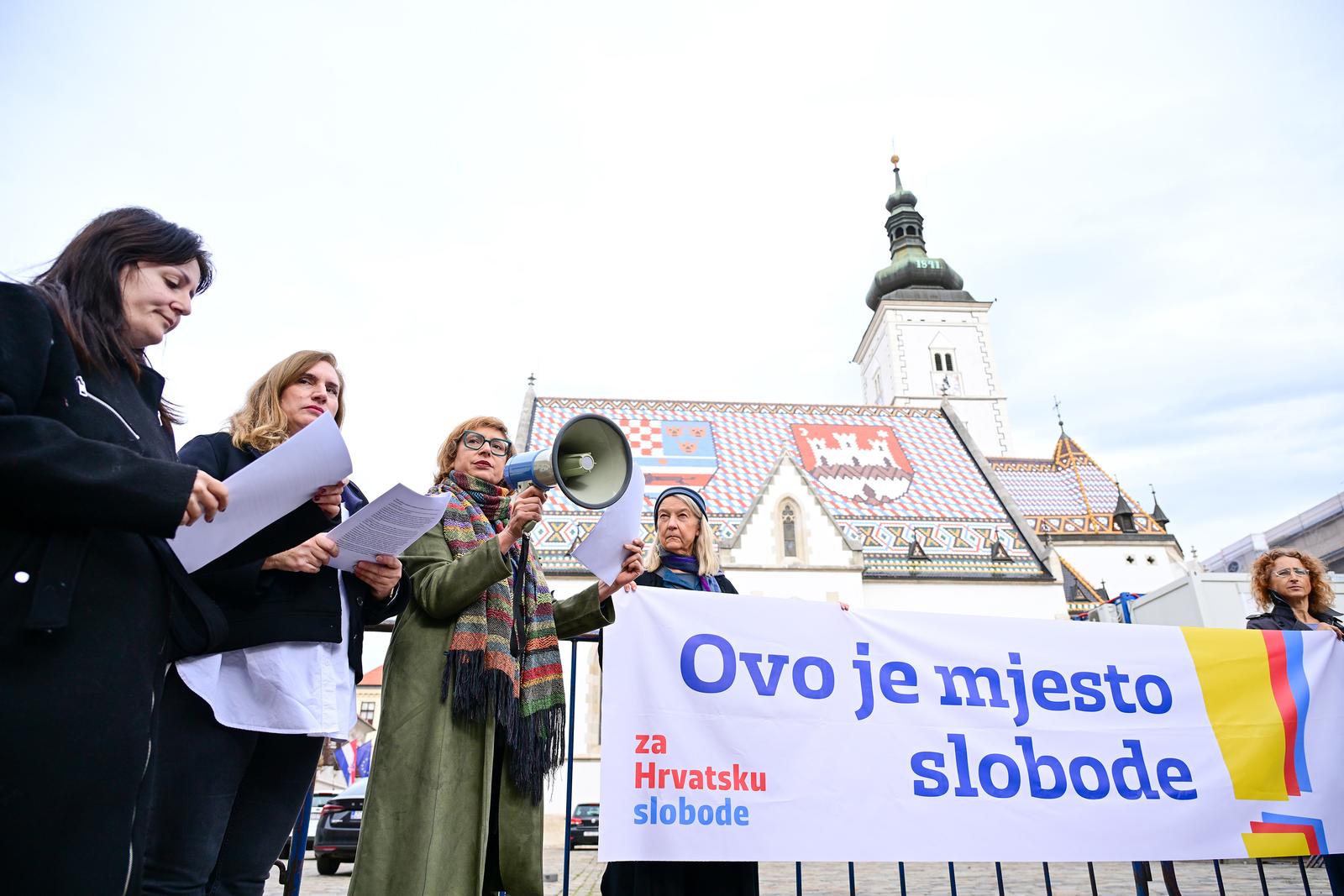 Zagreb: Inicijativa Za Hrvatsku slobode i CROSOL organizirale su simbolično čitanje Ustava Republike Hrvatske na Trgu svetog Marka