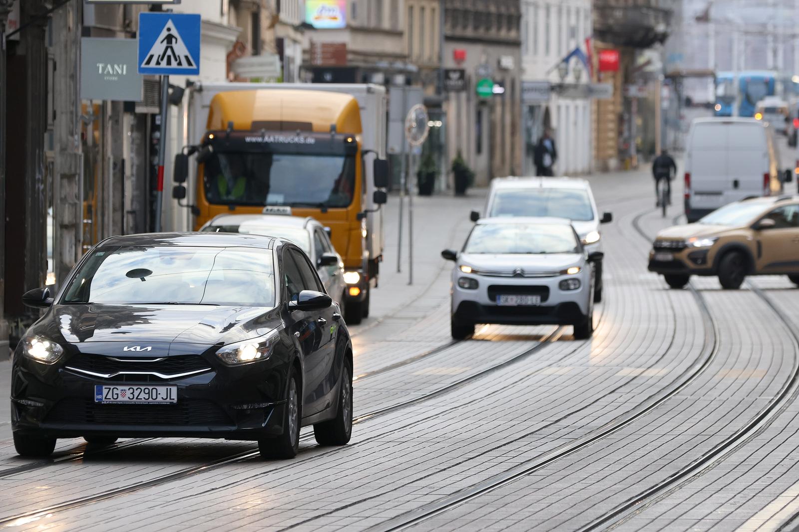 Zagreb: Od sutra obvezna dnevna svjetla