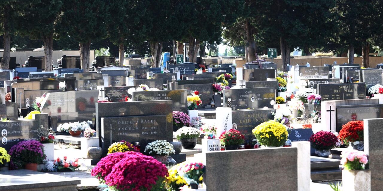 �ibenik: Uo?i Svih Svetih gra?ani ure?uju grobove