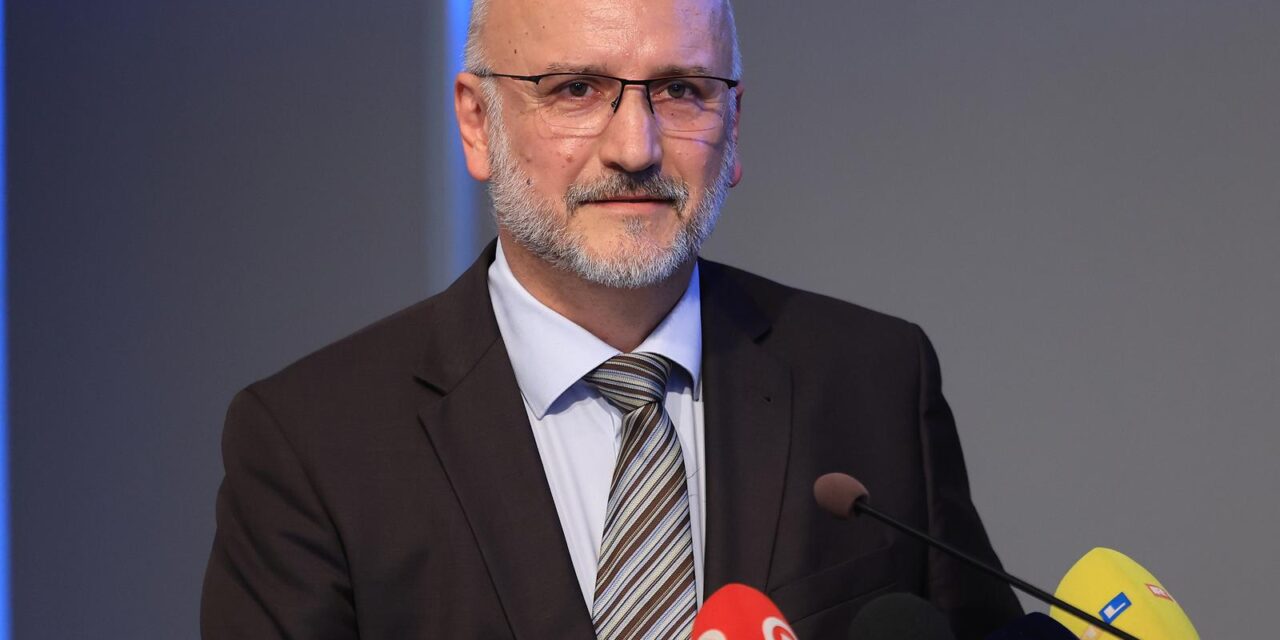 Zagreb: Konferencija za medije Uprave Zagrebačkog holdinga o uzroku odrona na odlagalištu otpada Jakuševec i sanaciji tržnice Dolac