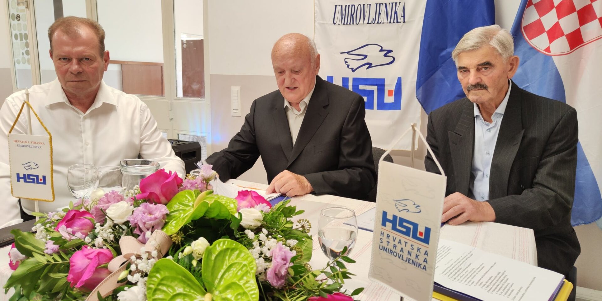 aeb6a169-f8b6-4e9e-b12d-02561155b5cc