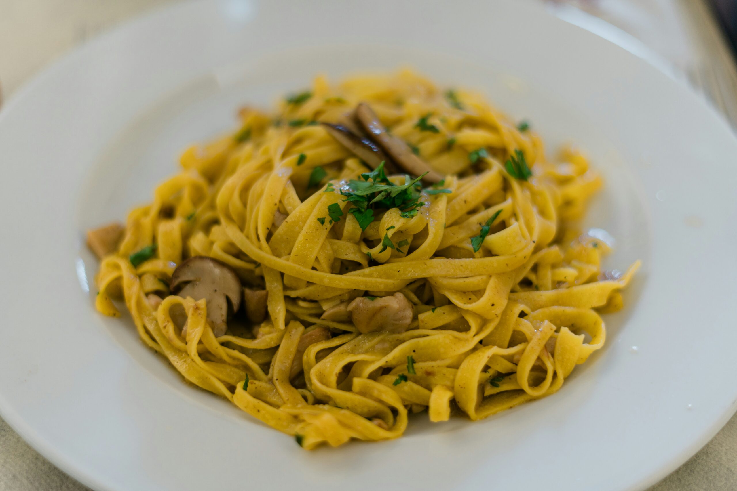 tjestenina s gljivama brza večera parmezan kremasti umak jednostavni recepti recept dana
