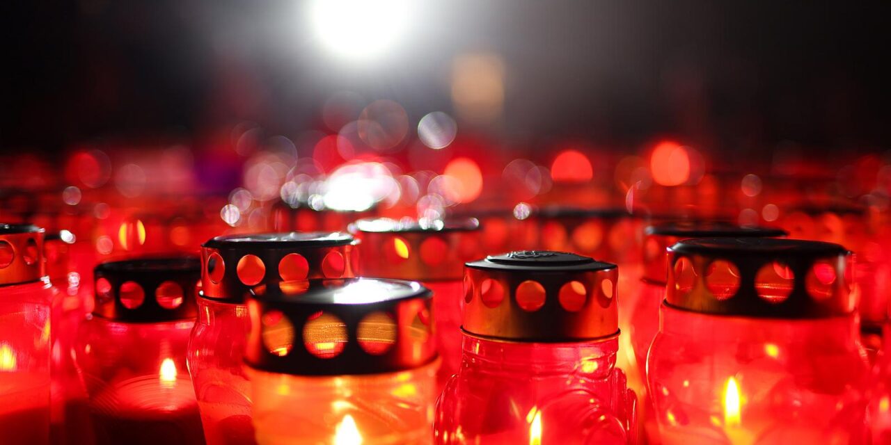 Zagrebačko gradsko groblje Mirogoj po noći