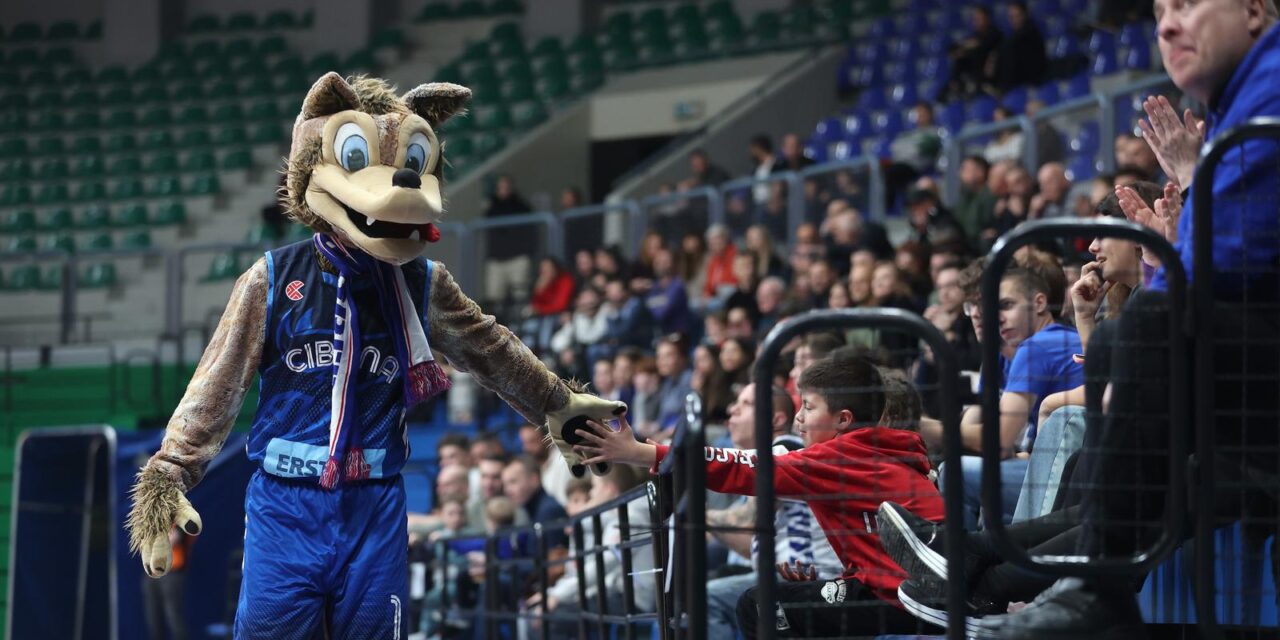 Zagreb: Košarkaši Cibone dočekali su momčad KK Cedevita Junior u sklopu sedmog kola SuperSport Premijer lige
