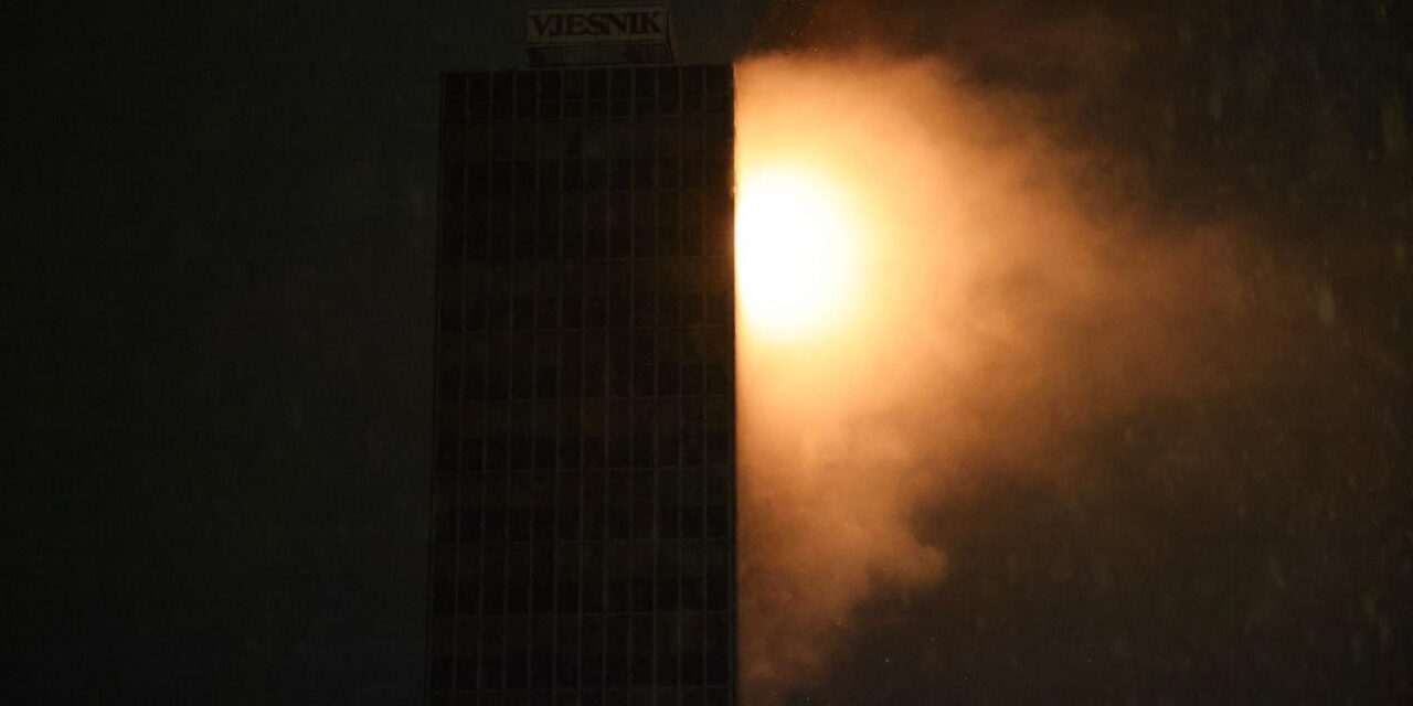 Zagreb: Požar u Vjesnikovom neboderu