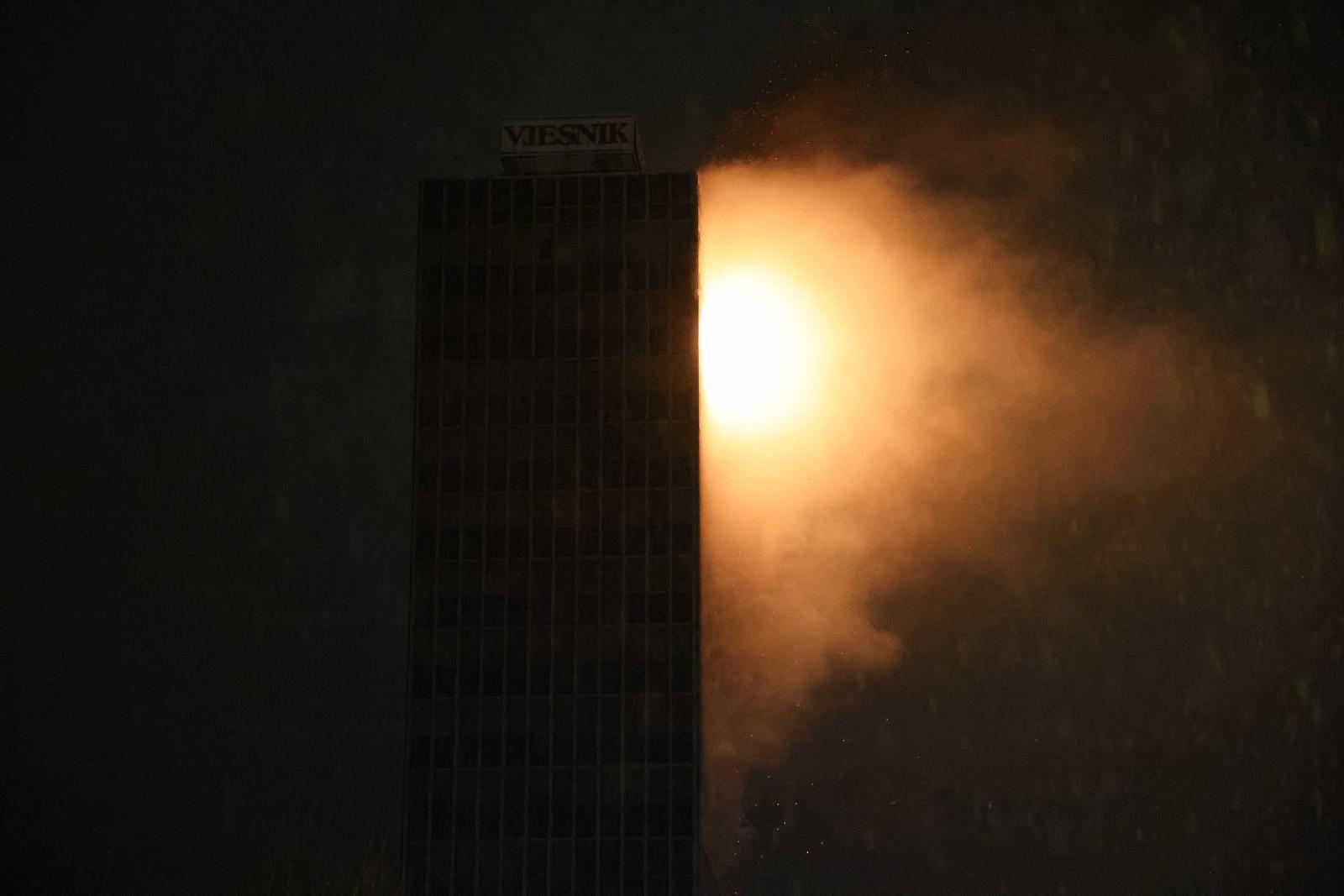 Zagreb: Požar u Vjesnikovom neboderu