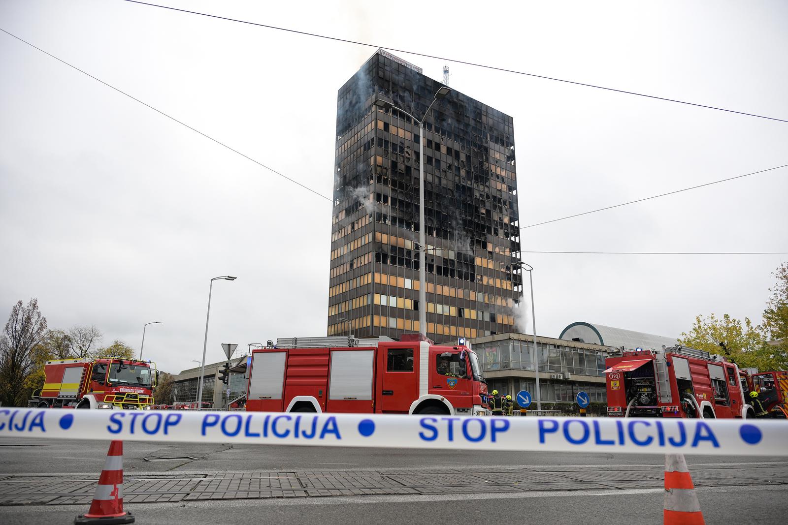 Zagreb: Ugašena vatra na Vjesnikovom neboderu