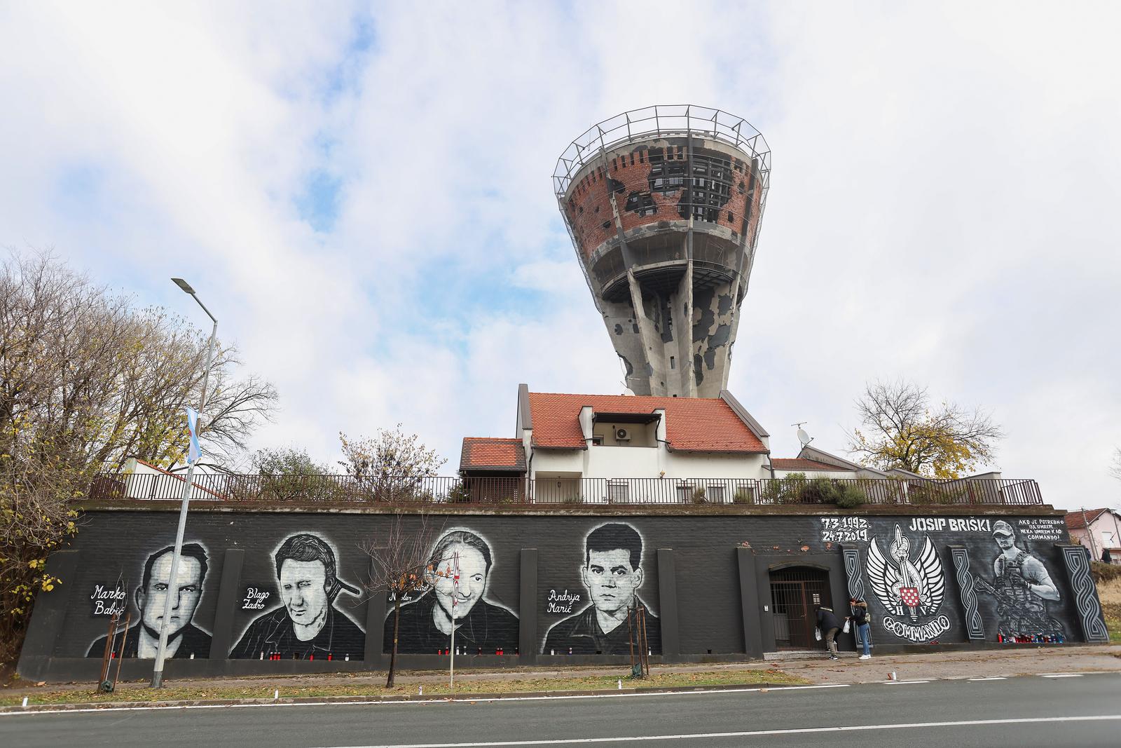 Vukovar: Okupljanje uoči 34. obljetnice stradanja Vukovara