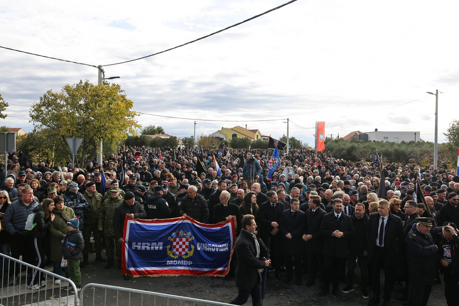 Izaslanstva Vlade i Predsjednika Republike na obilježavanju stradanja Škabrnje