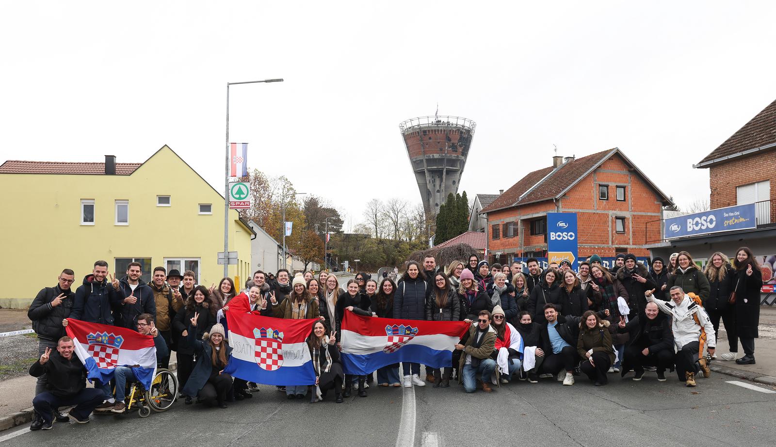Vukovar: Okupljanje uoči 34. obljetnice stradanja Vukovara