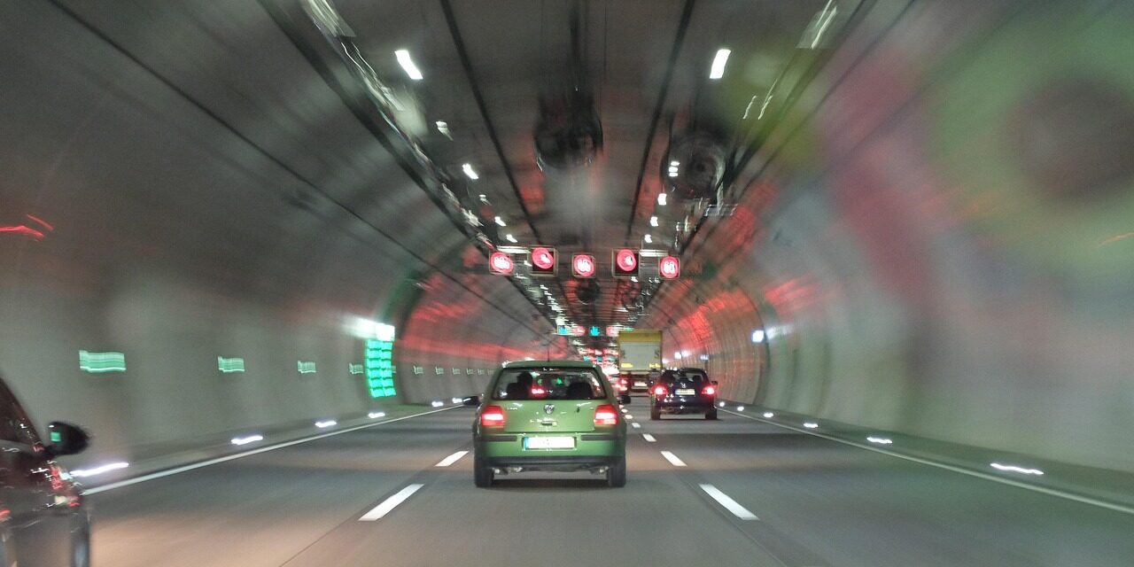 automobile-962083_1280