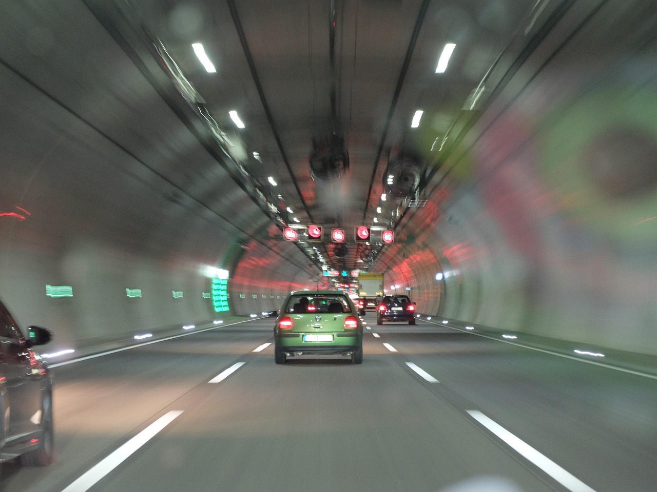 automobile-962083_1280