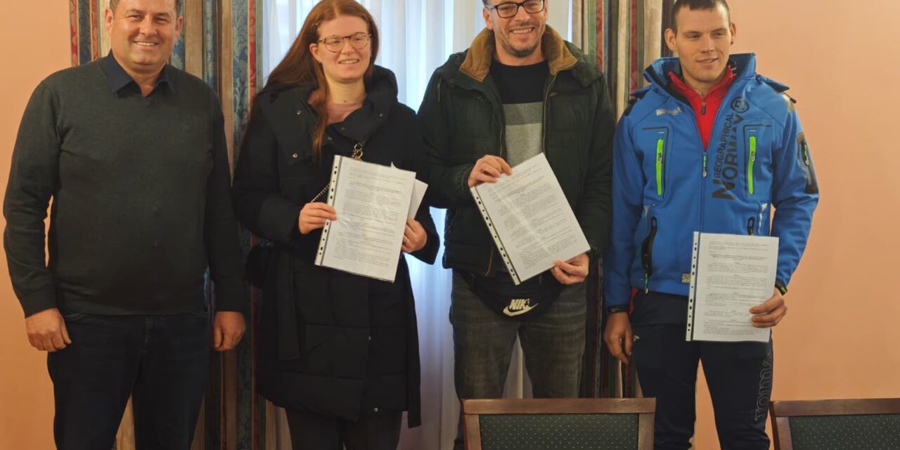 9ba893b7-4528-45fc-9493-c63000ee5382