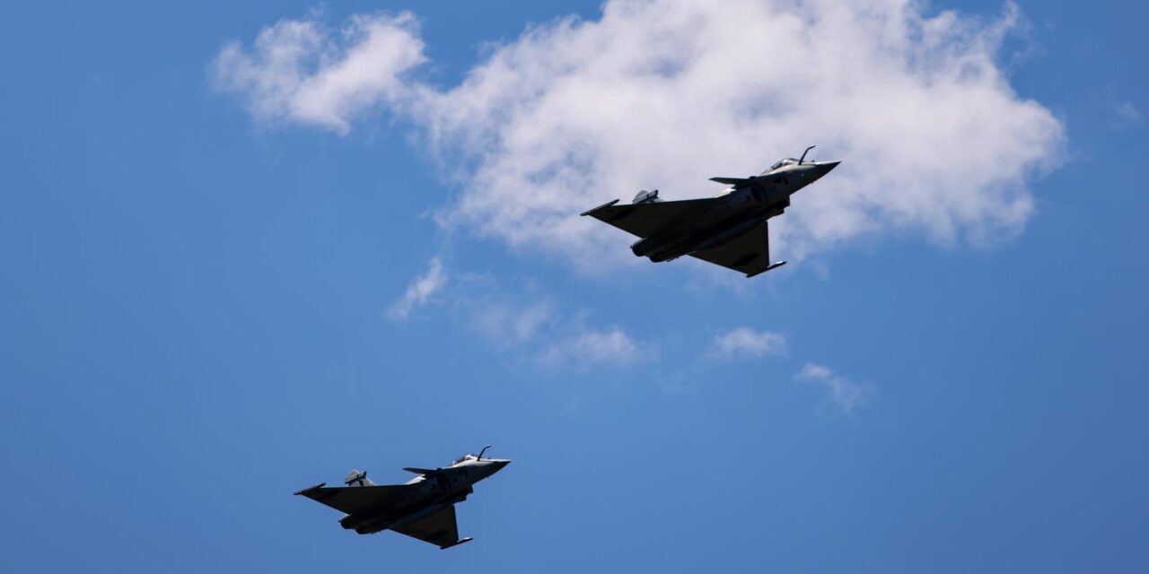 Prelet Rafalea iznad Kninske tvrđave povodom 30. obljetnice VRO Oluja