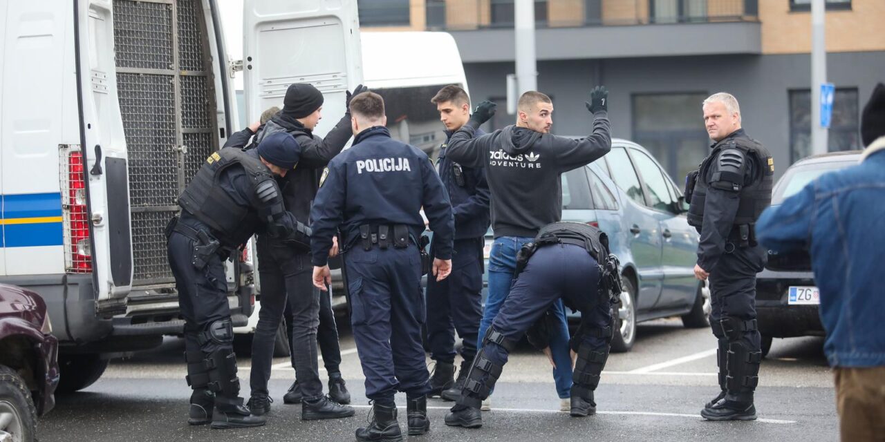 Zagreb: Redovno postupanje policije  uoči utakmice Hajduk &#8211; Dinamo