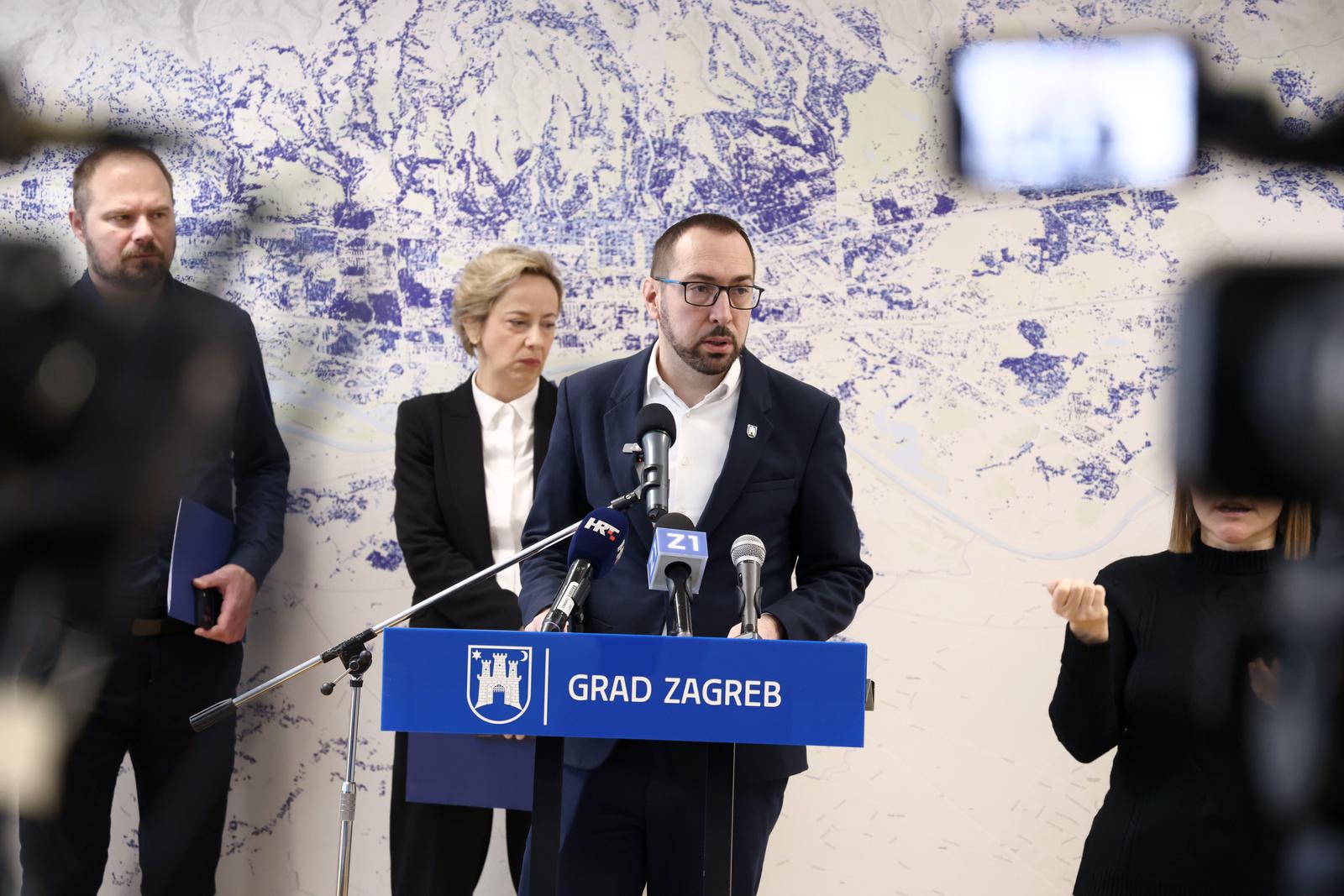 Zagreb: Nakon obilaska Centra za upravljanje prometom Tomašević i suradnici se obratili medijima