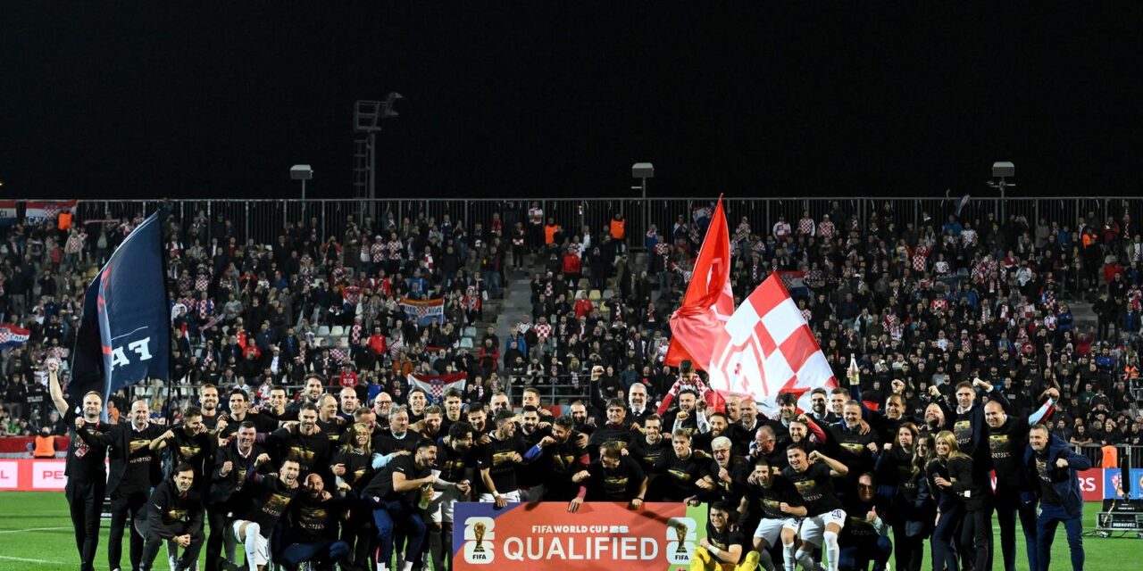 Slavlje nogometaša Hrvatske nakon pobjede nad Farskim otocima i plasmana na Svjetsko prvenstvo