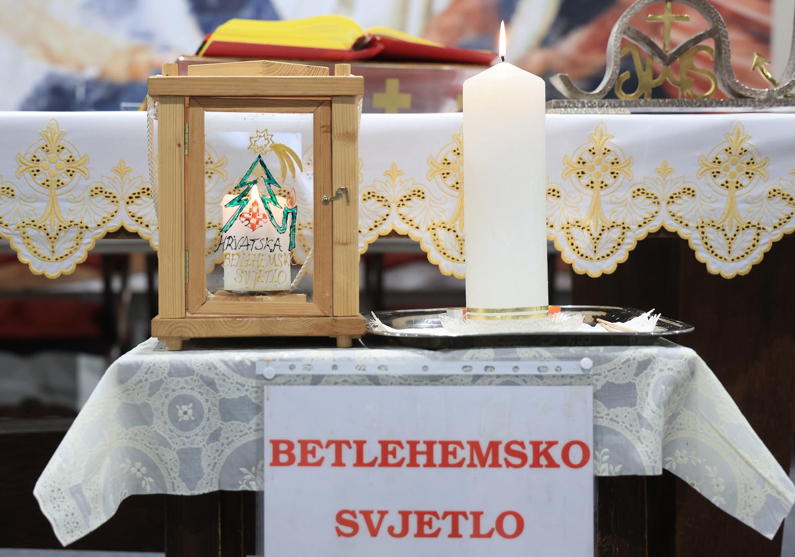 Zagreb: Izviđači donijeli Betlehemsko svjetlo mira u Hrvatsku