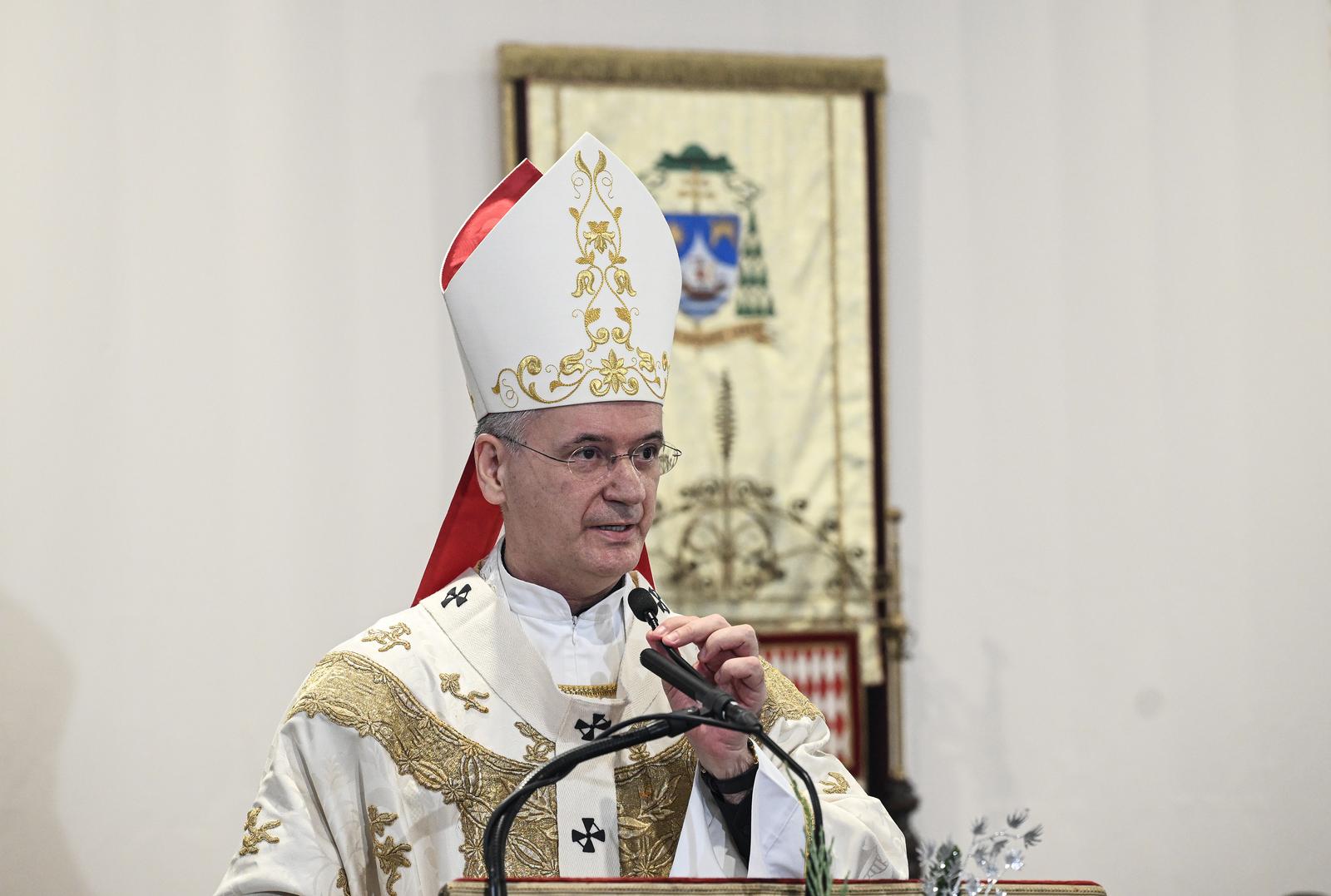 Proslavu svetkovine Rođenja Gospodinova – Božića  predvodio je  zagrebački nadbiskup Dražen Kutleša