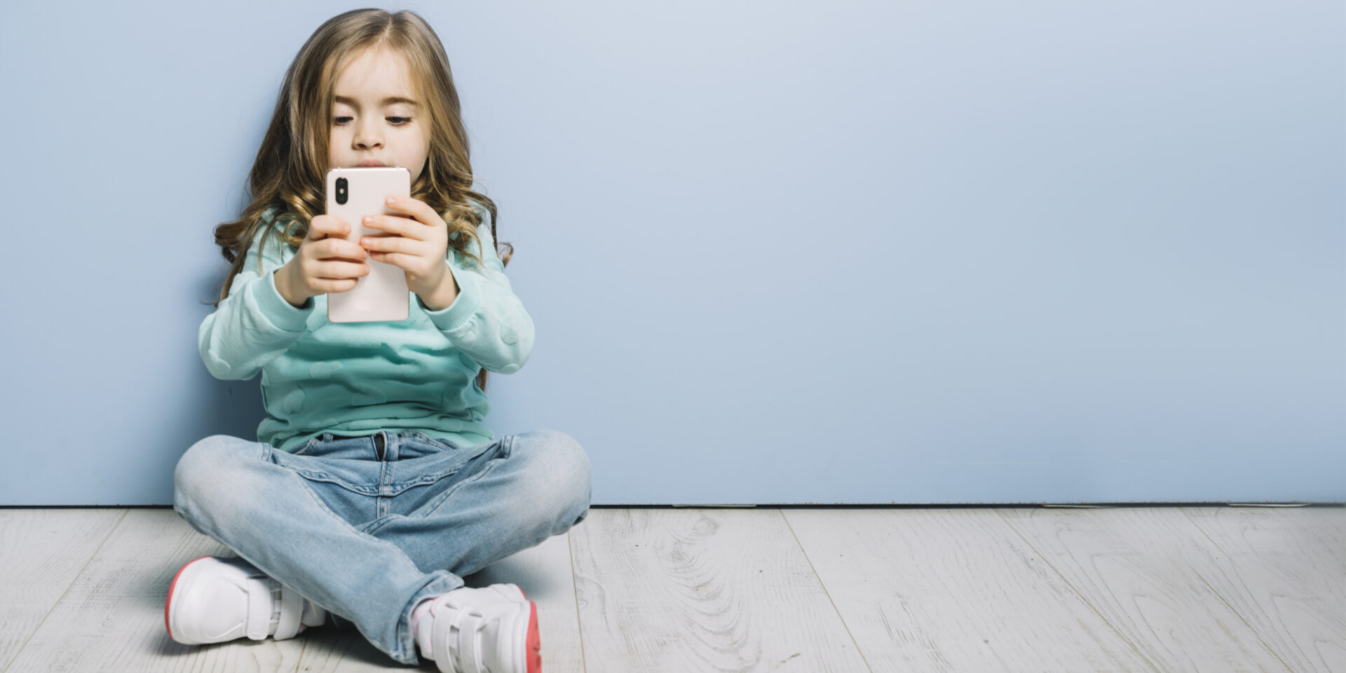dijete ekran mobitel