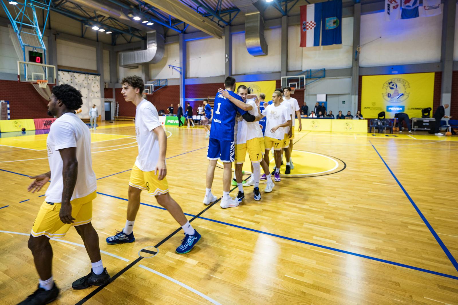 Zagreb:  Utakmica 2. kola Premijer lige između KK Dubrava i KK Cibona