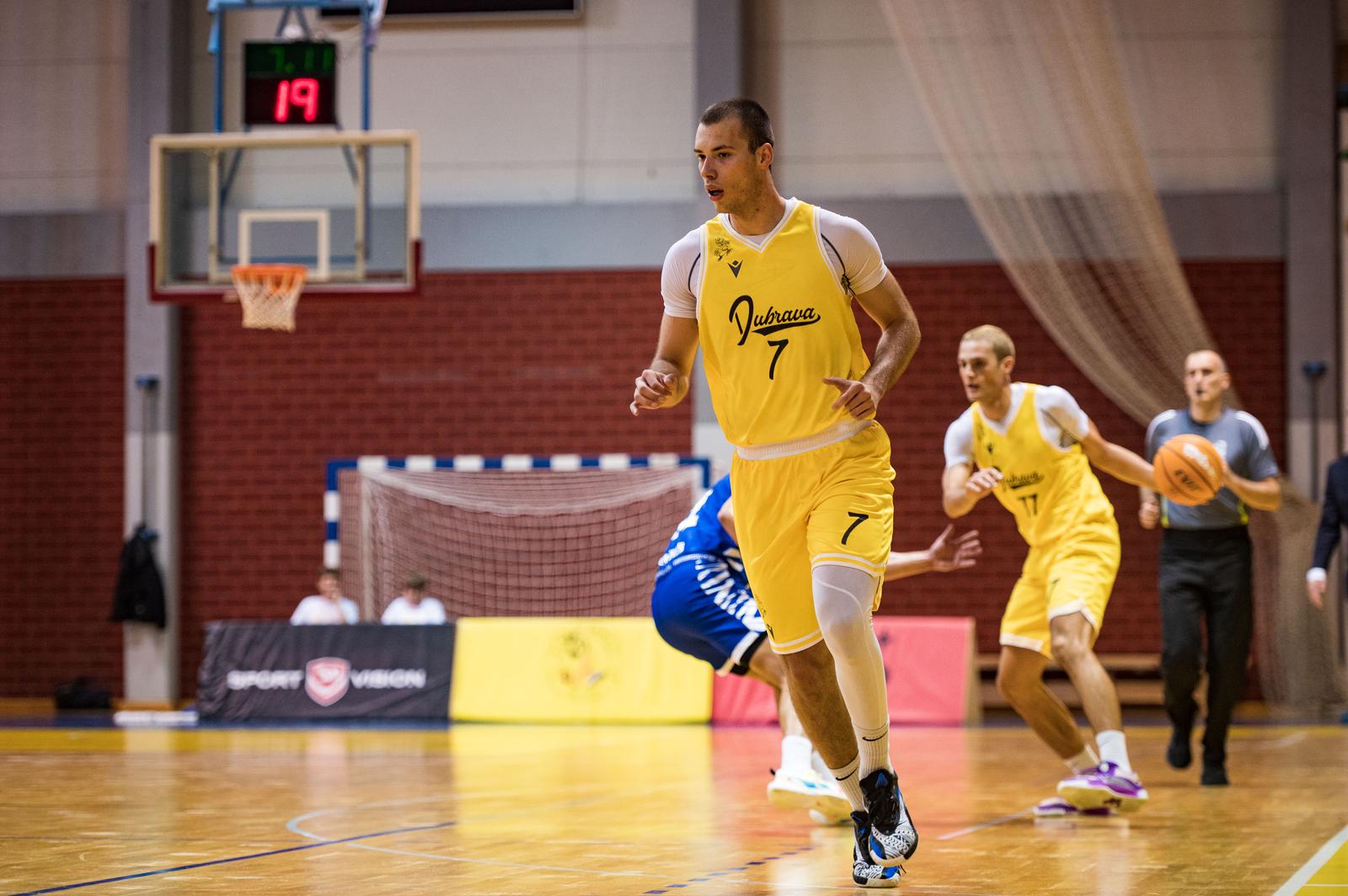 Zagreb:  Utakmica 2. kola Premijer lige između KK Dubrava i KK Cibona