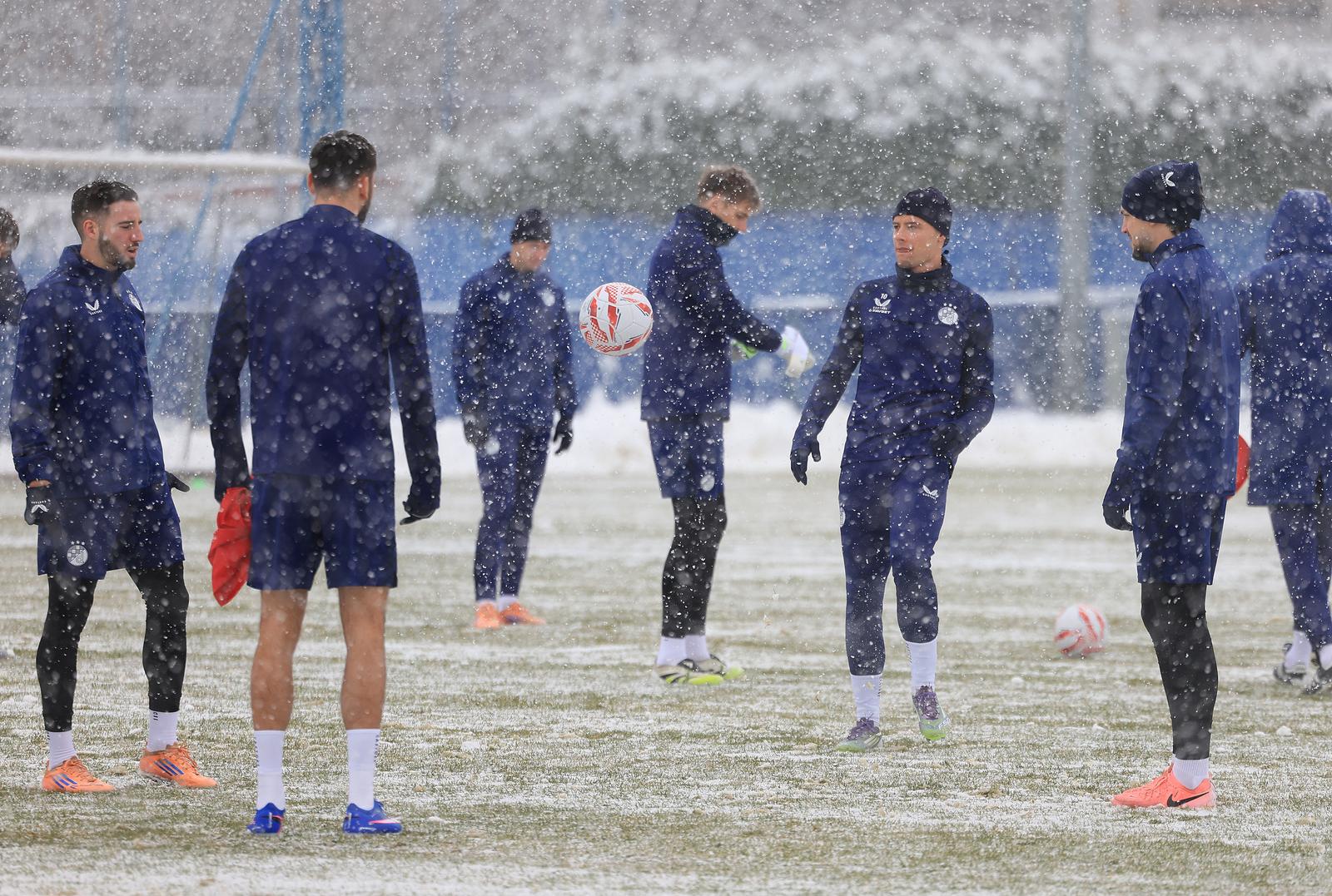 Trening GNK Dinamo na snijegu prije odlaska na pripreme u Čatež